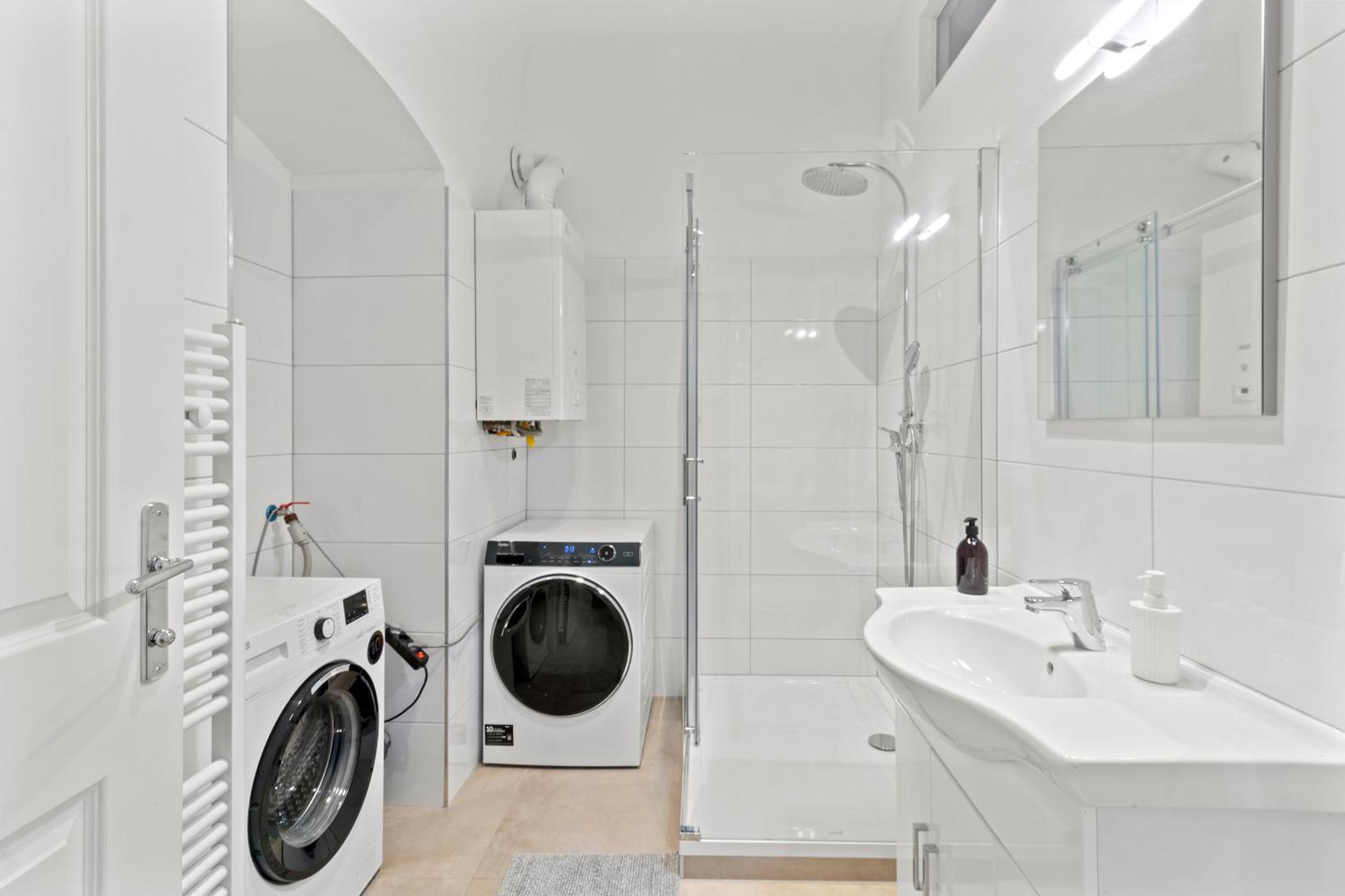 Balcony Apartment, 4 min to U3 Zipperer Straße