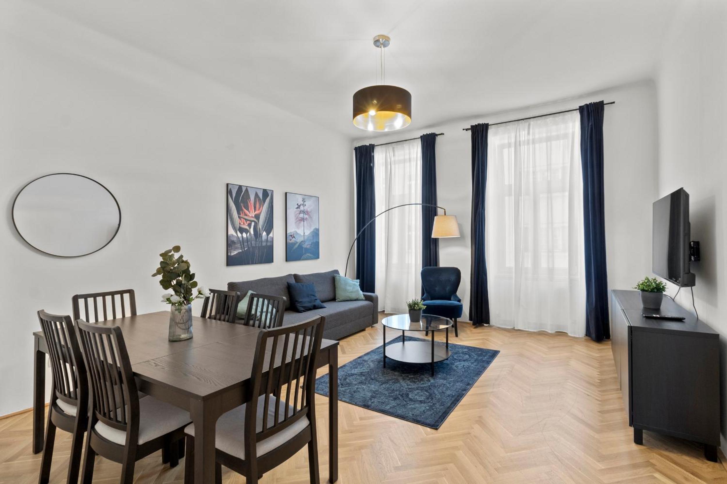 Balcony Apartment, 4 min to U3 Zipperer Straße