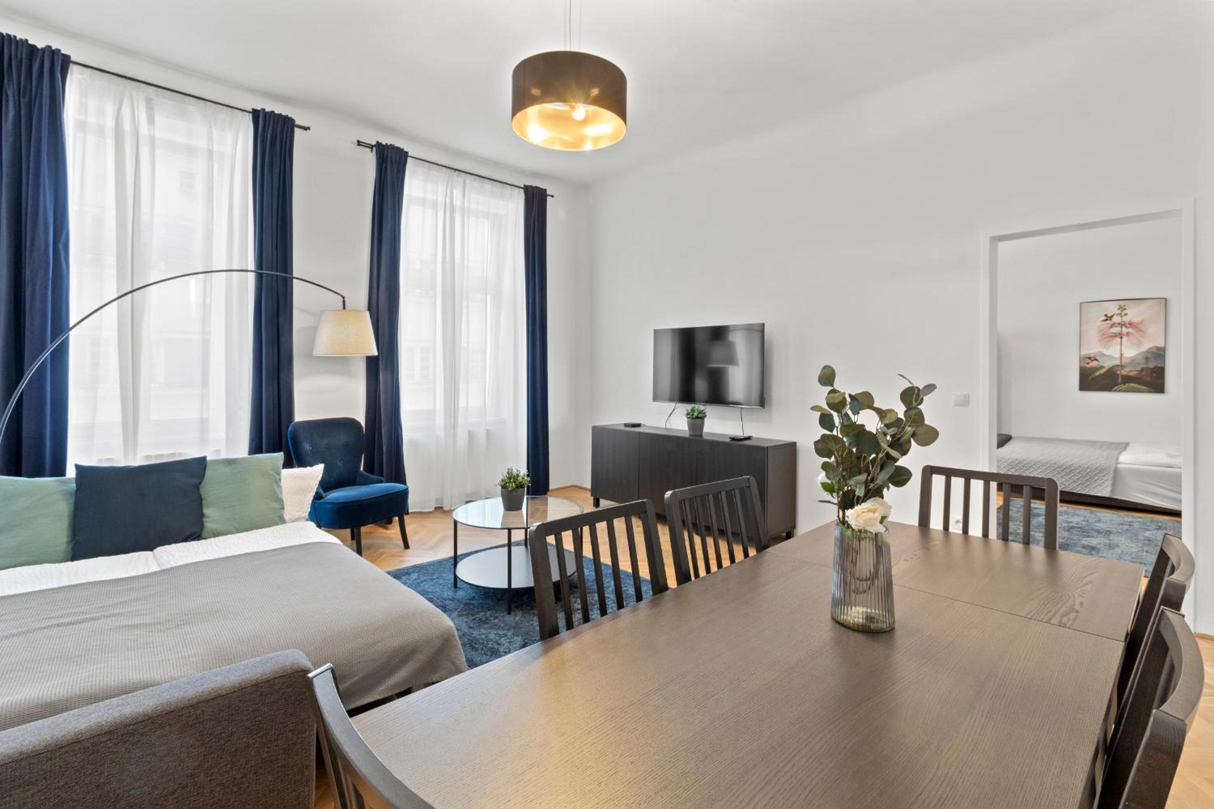 Balcony Apartment, 4 min to U3 Zipperer Straße