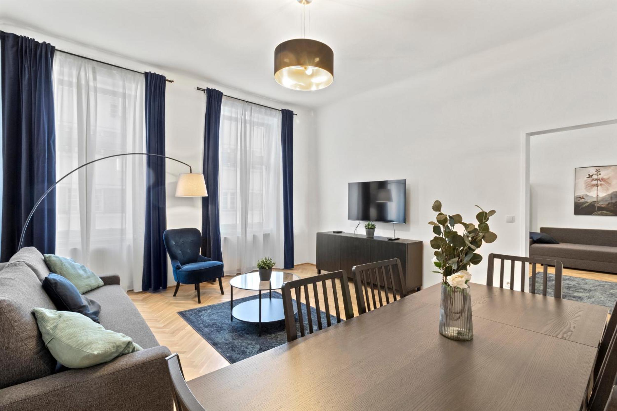 Balcony Apartment, 4 min to U3 Zipperer Straße