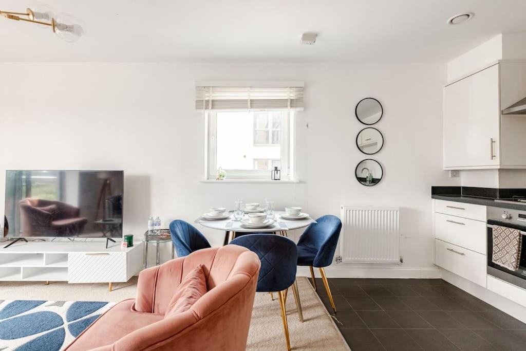 Stylish Station Apartment in Rochester with Free Parking, photo 34