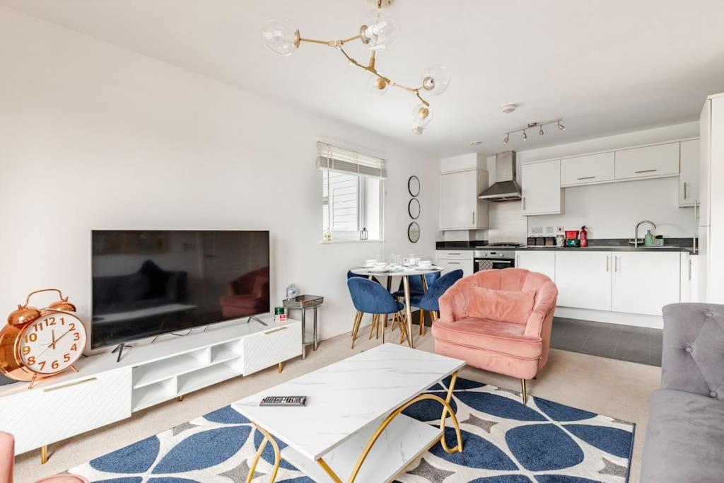 Stylish Station Apartment in Rochester with Free Parking, photo 13