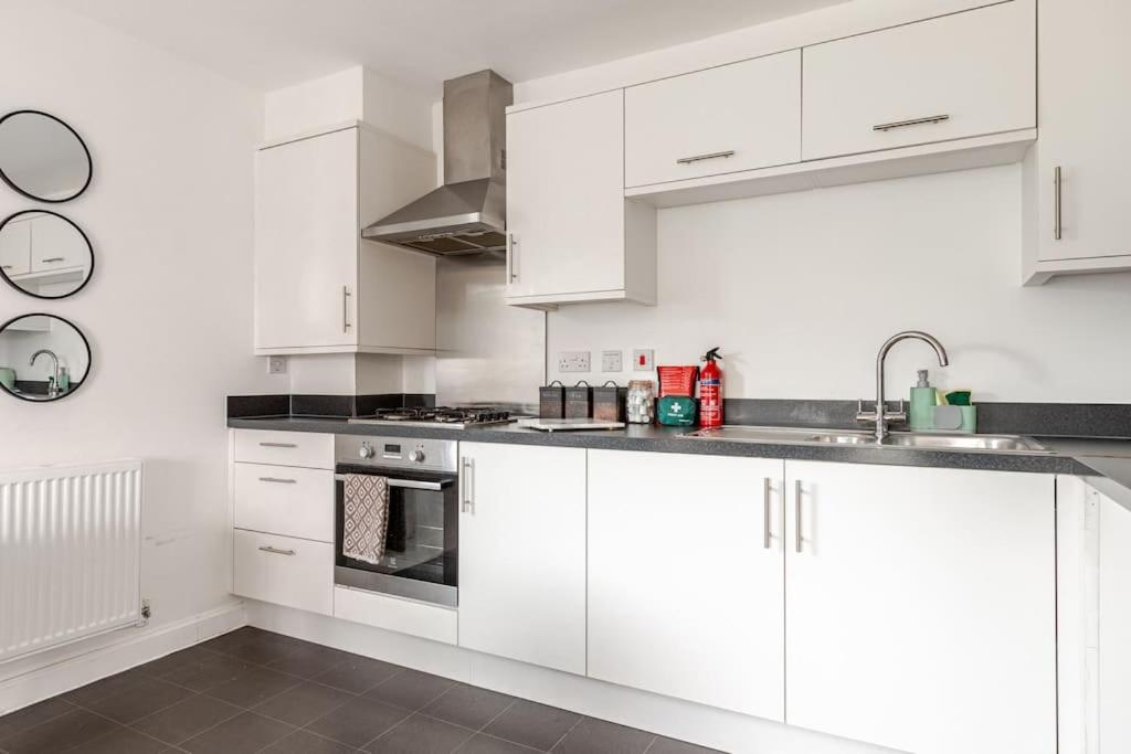 Stylish Station Apartment in Rochester with Free Parking, photo 38