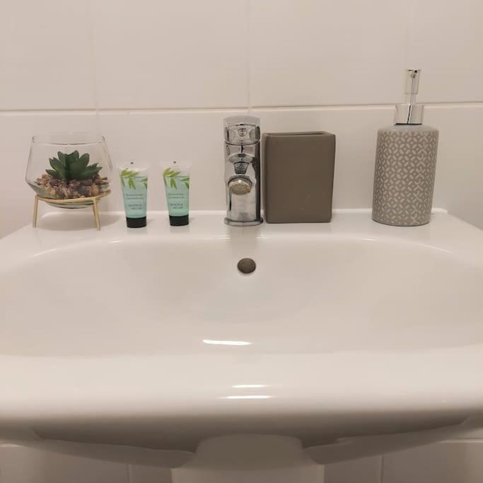 Stylish Station Apartment in Rochester with Free Parking, photo 26