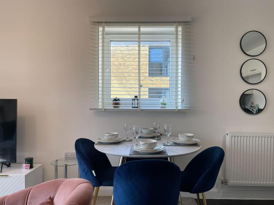 Stylish Station Apartment in Rochester with Free Parking, photo 15