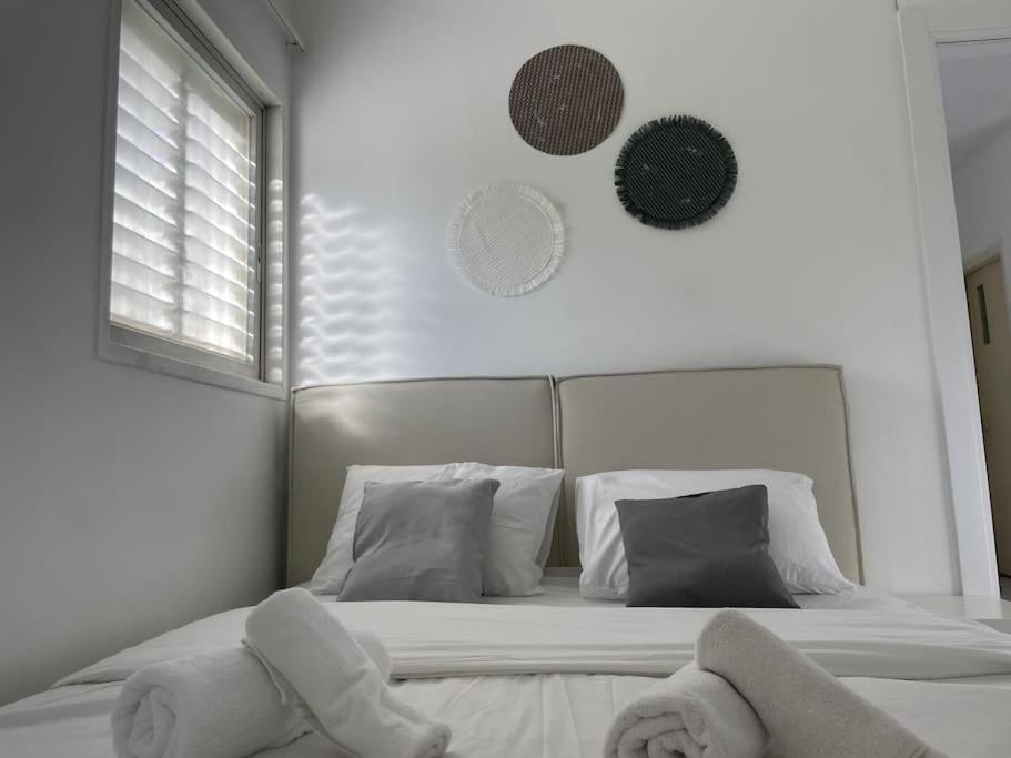 Urban Oasis Apartments l Prime Location Tel Aviv l By Bookiz view 3
