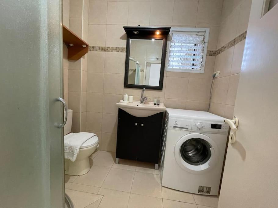 Urban Oasis Apartments l Prime Location Tel Aviv l By Bookiz view 2