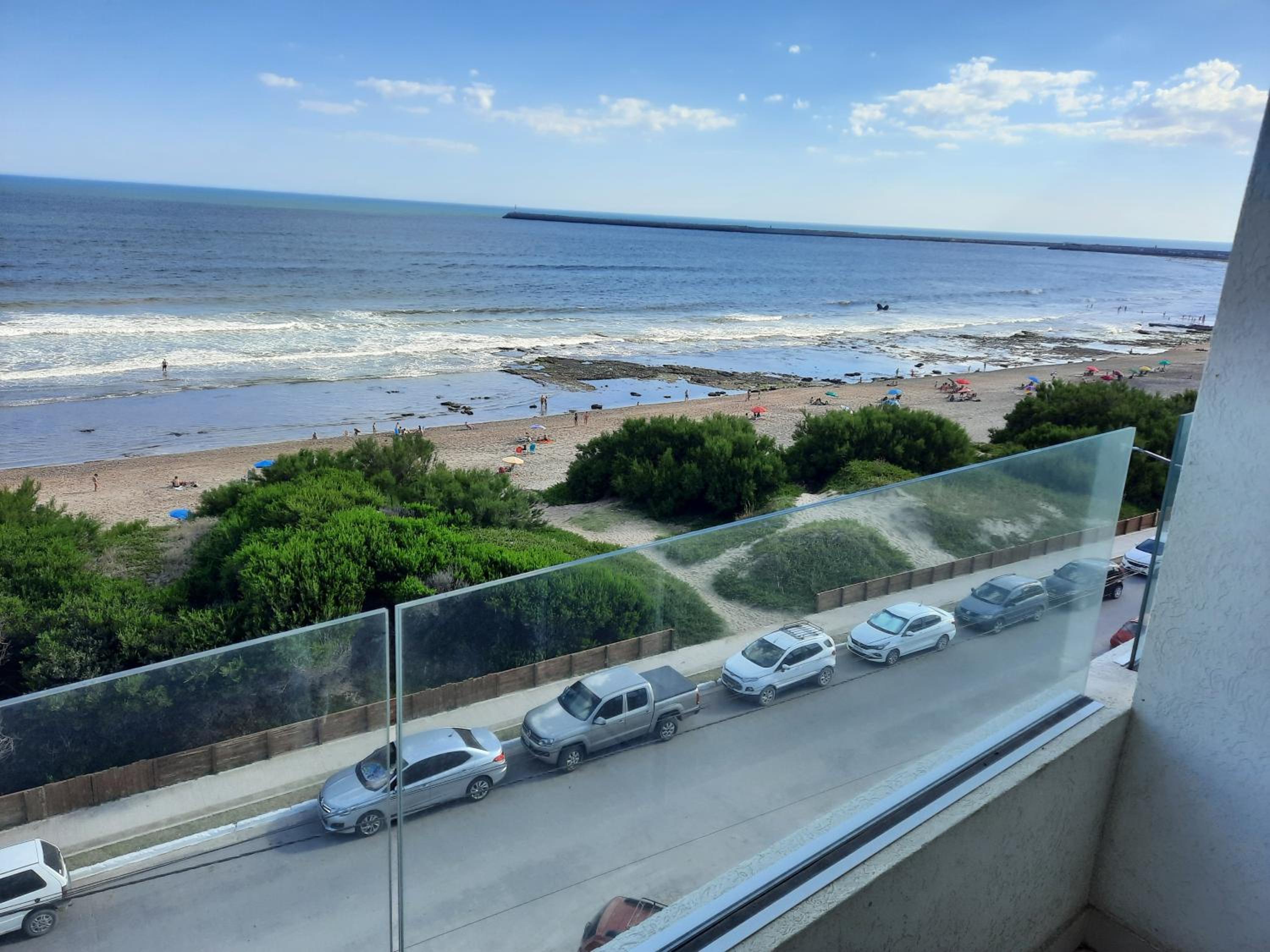 Departamento frente al mar en Quequén con cochera