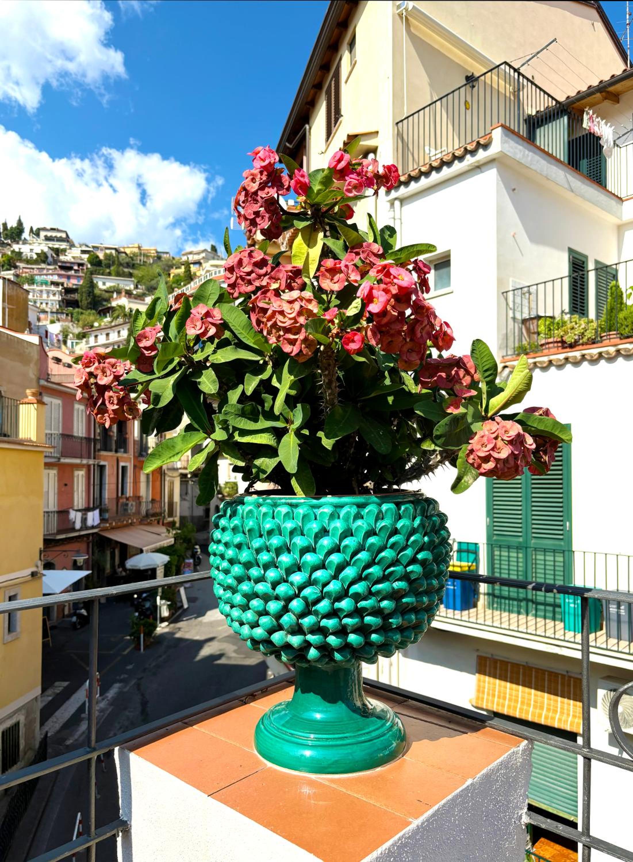 Le Pigne House with terrace in Taormina centre photo 2