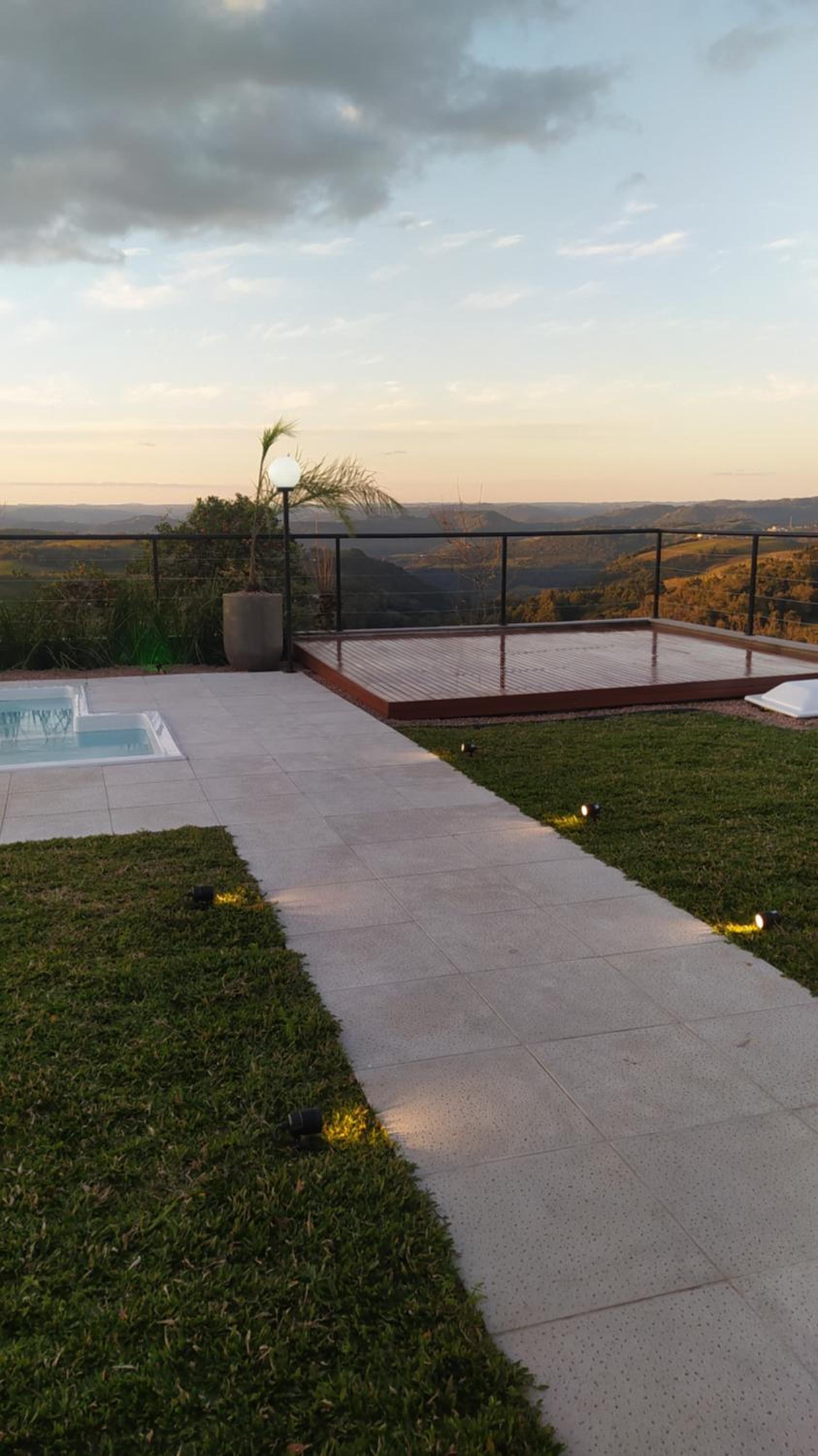 Casa 2 suítes, ofurô, piscina no Vale dos Vinhedos