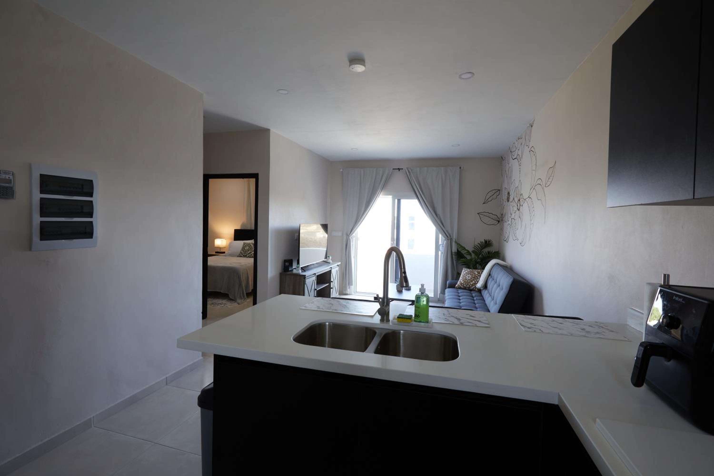 Central Located 2 BR Near Mambo Bch 10 Min Walk