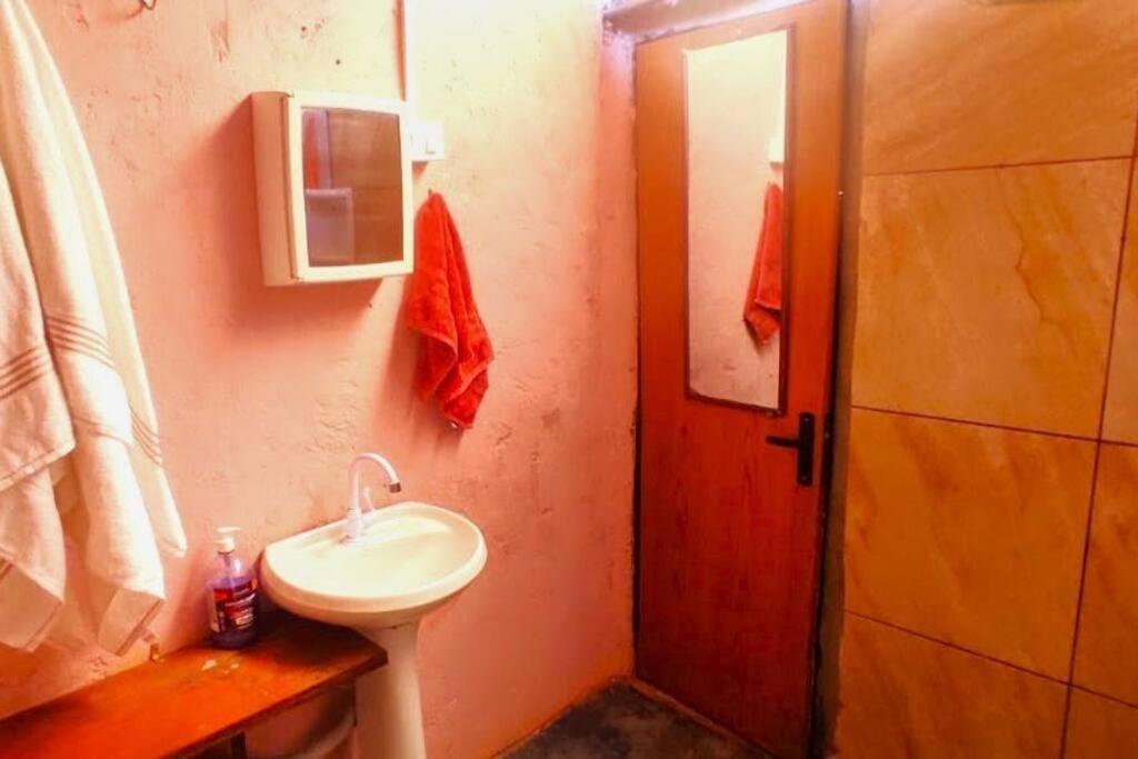 Chalé de Adobe no Cerradinho