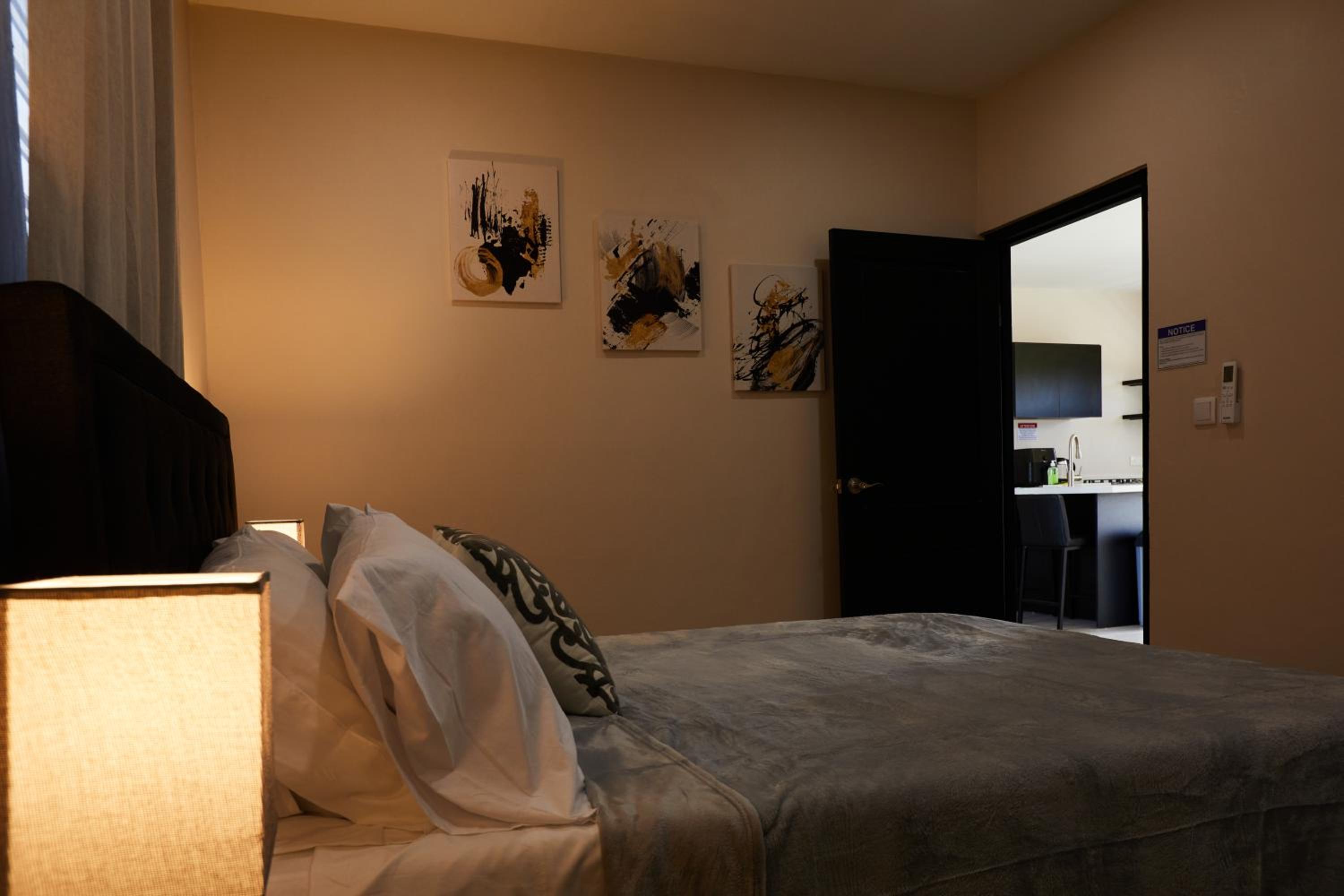 Central Located 2 BR Near Mambo Bch 10 Min Walk
