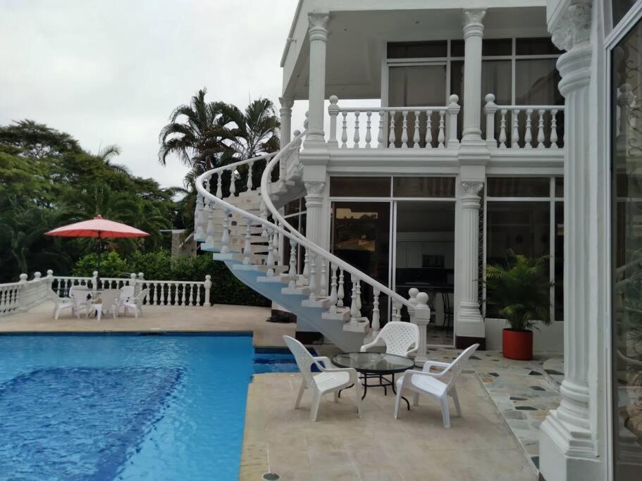 Casa quinta - Condominio hacienda la Estancia