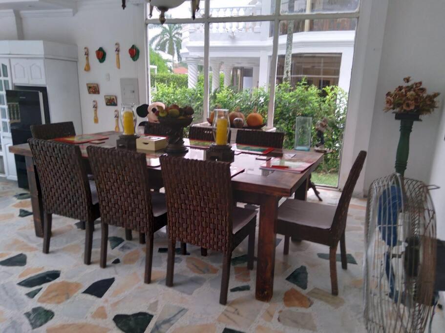 Casa quinta - Condominio hacienda la Estancia