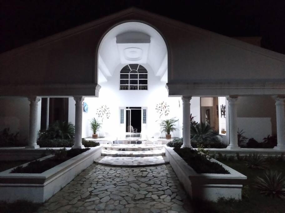 Casa quinta - Condominio hacienda la Estancia