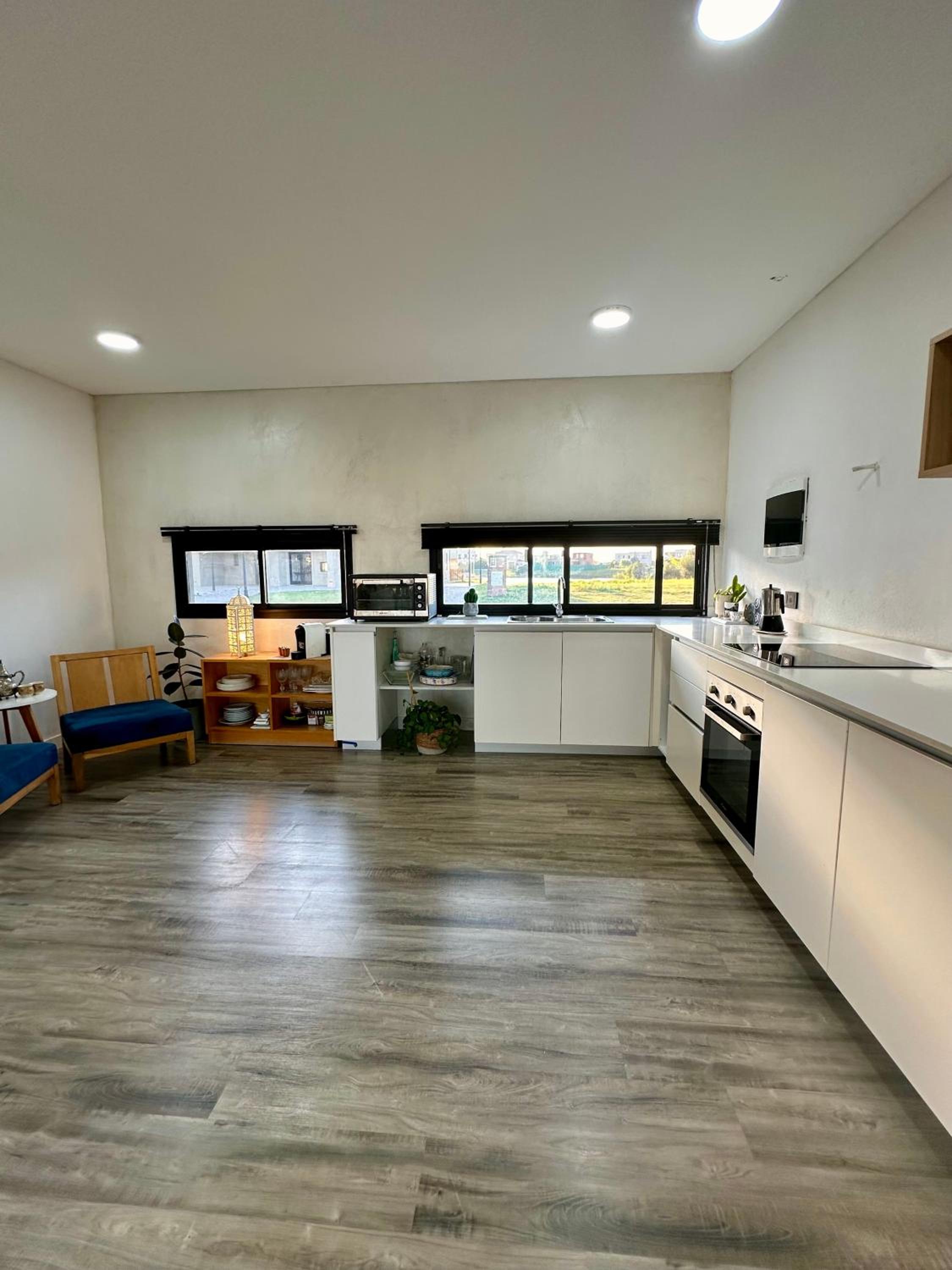 Casa familiar a la laguna en San Sebastian, Escobar, 3 dormitorios, jardín, pileta, parrilla y canoas