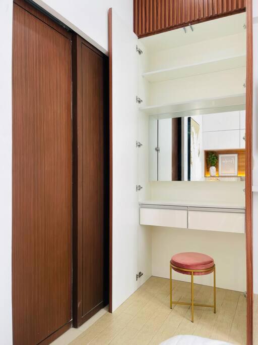 17 Affordable Luxury Suite view 4
