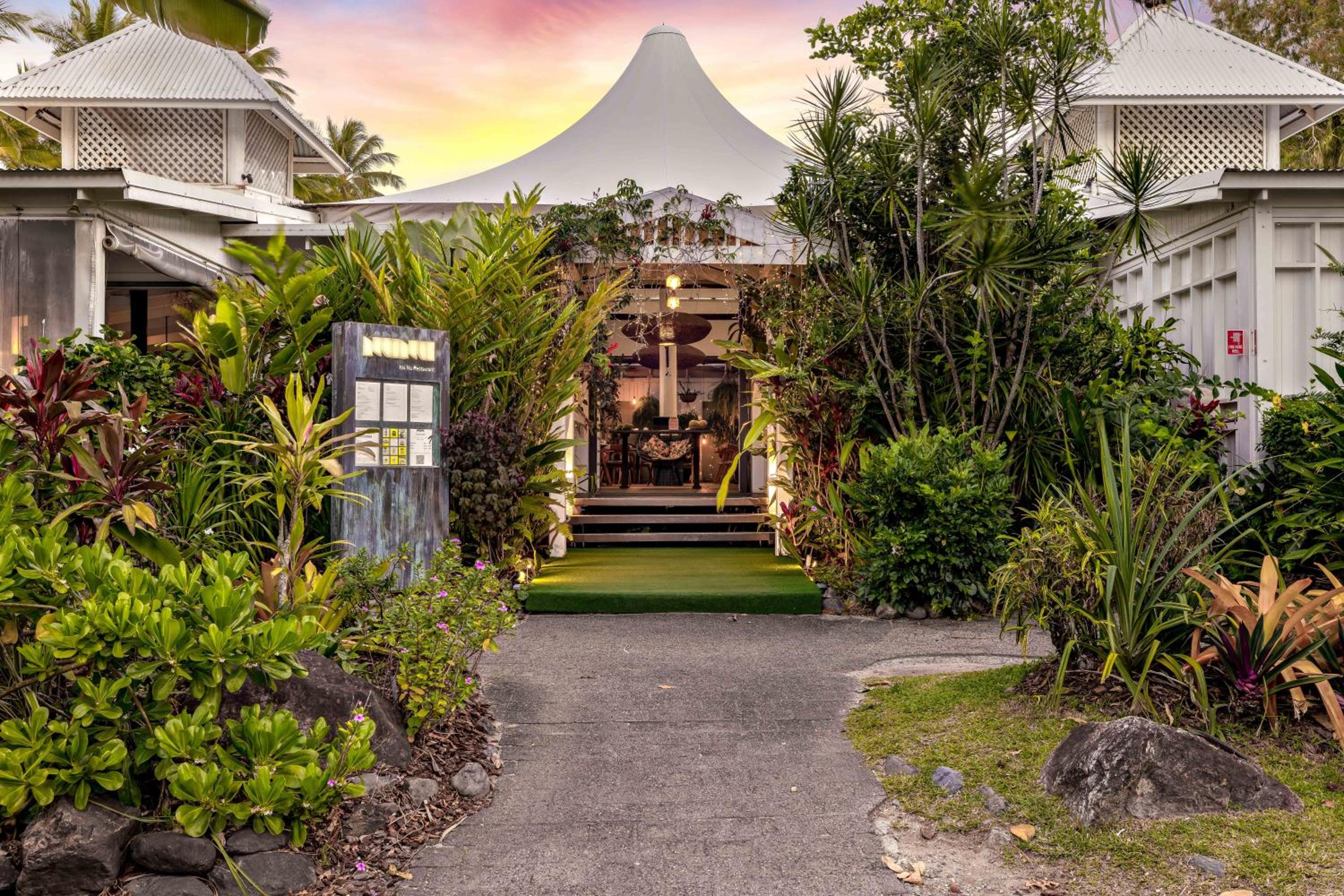 Alamanda Palm Cove by Belle Escapes