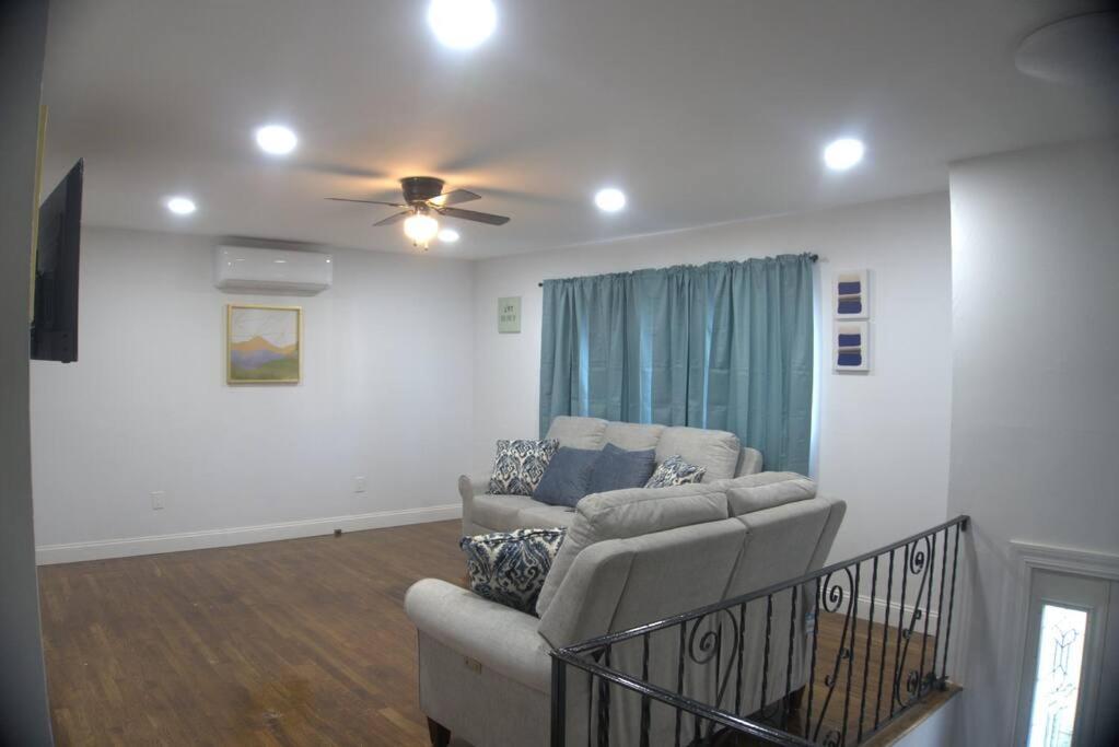 Brand new 3 bedroom apt close to all view 3