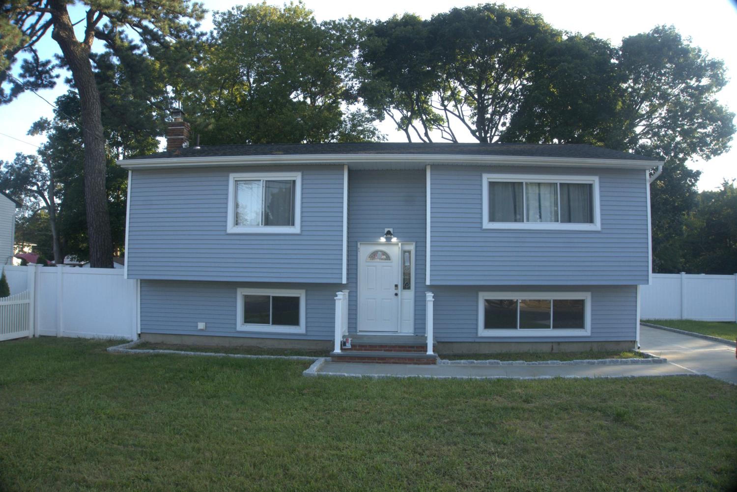Brand new 3 bedroom apt close to all view 4