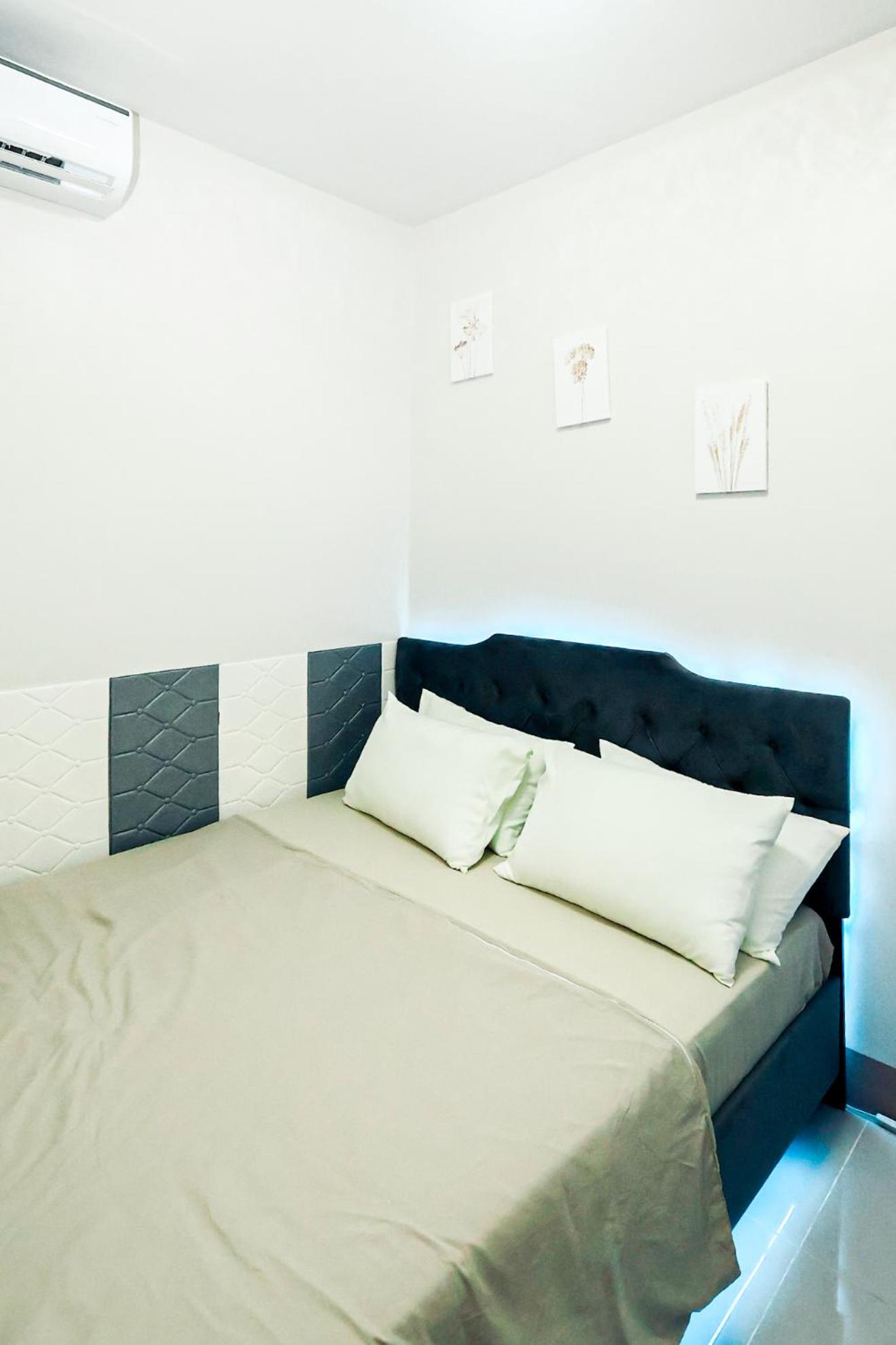 Sapphira Manor Luxurious Condo by the Bay view 2