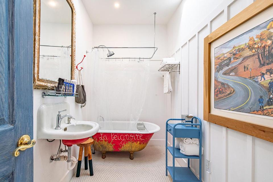 Petaluma Vacations - metro hotel - Property Image 10