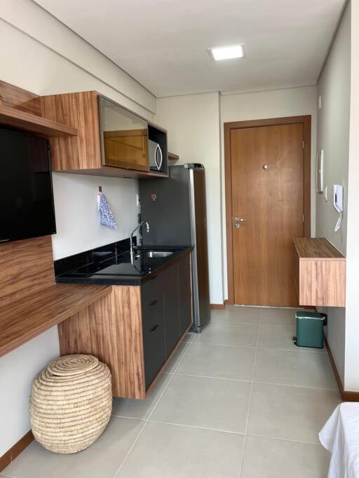 Studio novo e aconchegante a 100 mts orla da Barra