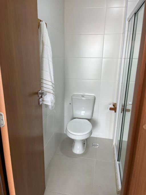 Studio novo e aconchegante a 100 mts orla da Barra