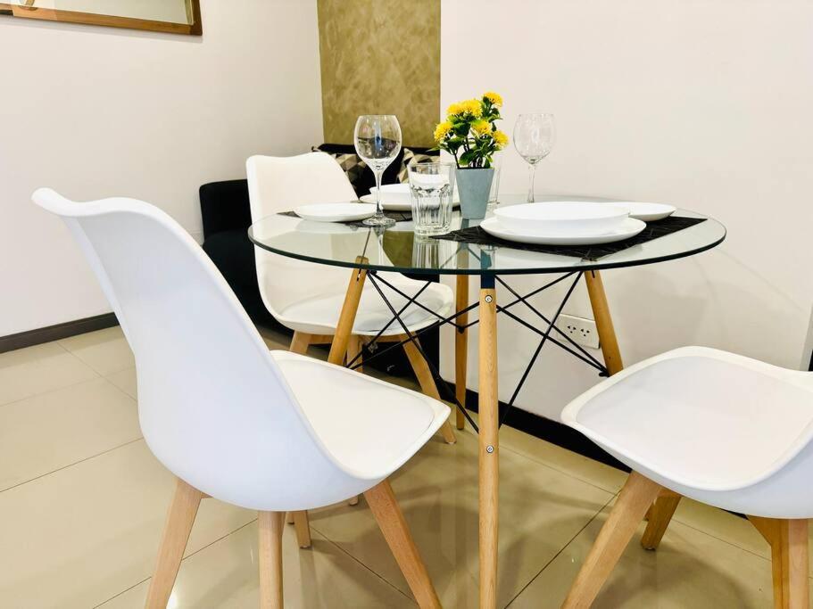 Acogedor apartamento en Equipetrol con piscina, wifi, balcon