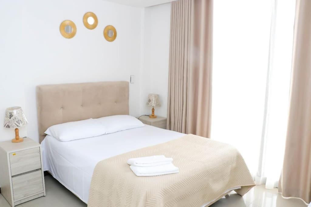 Acogedor apartamento en Equipetrol con piscina, wifi, balcon