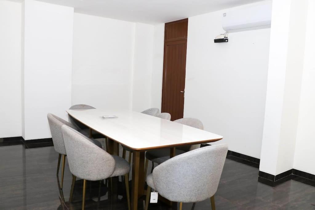 Acogedor apartamento en Equipetrol con piscina, wifi, balcon