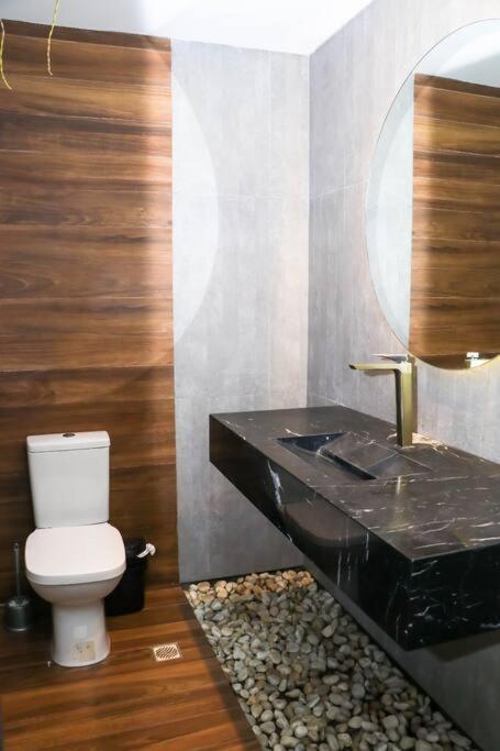 Acogedor apartamento en Equipetrol con piscina, wifi, balcon