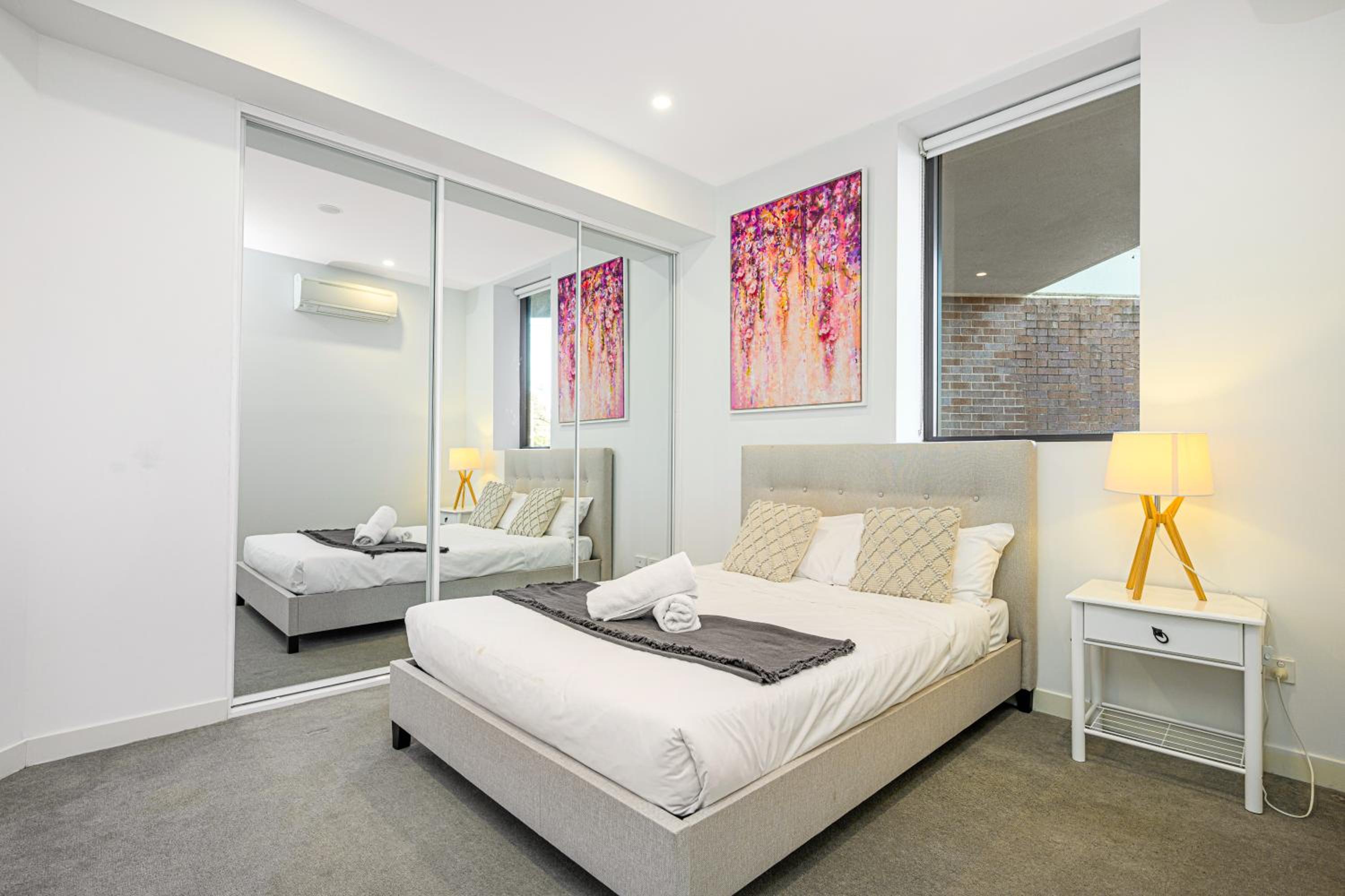 Penrith 3Br apt close toTrain station & Shopping