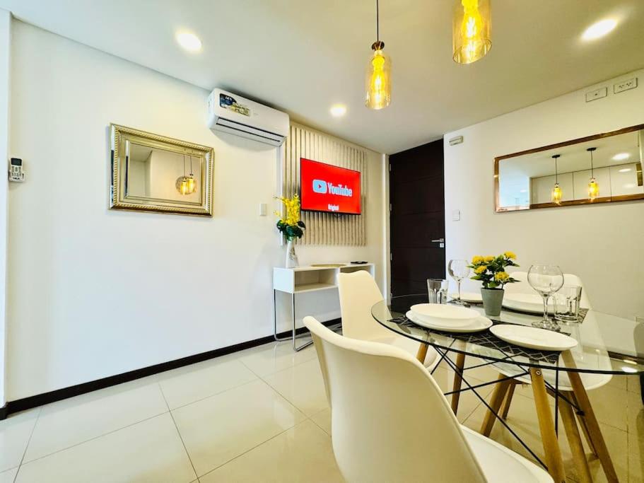 Acogedor apartamento en Equipetrol con piscina, wifi, balcon