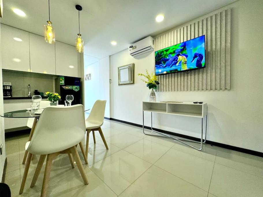 Acogedor apartamento en Equipetrol con piscina, wifi, balcon