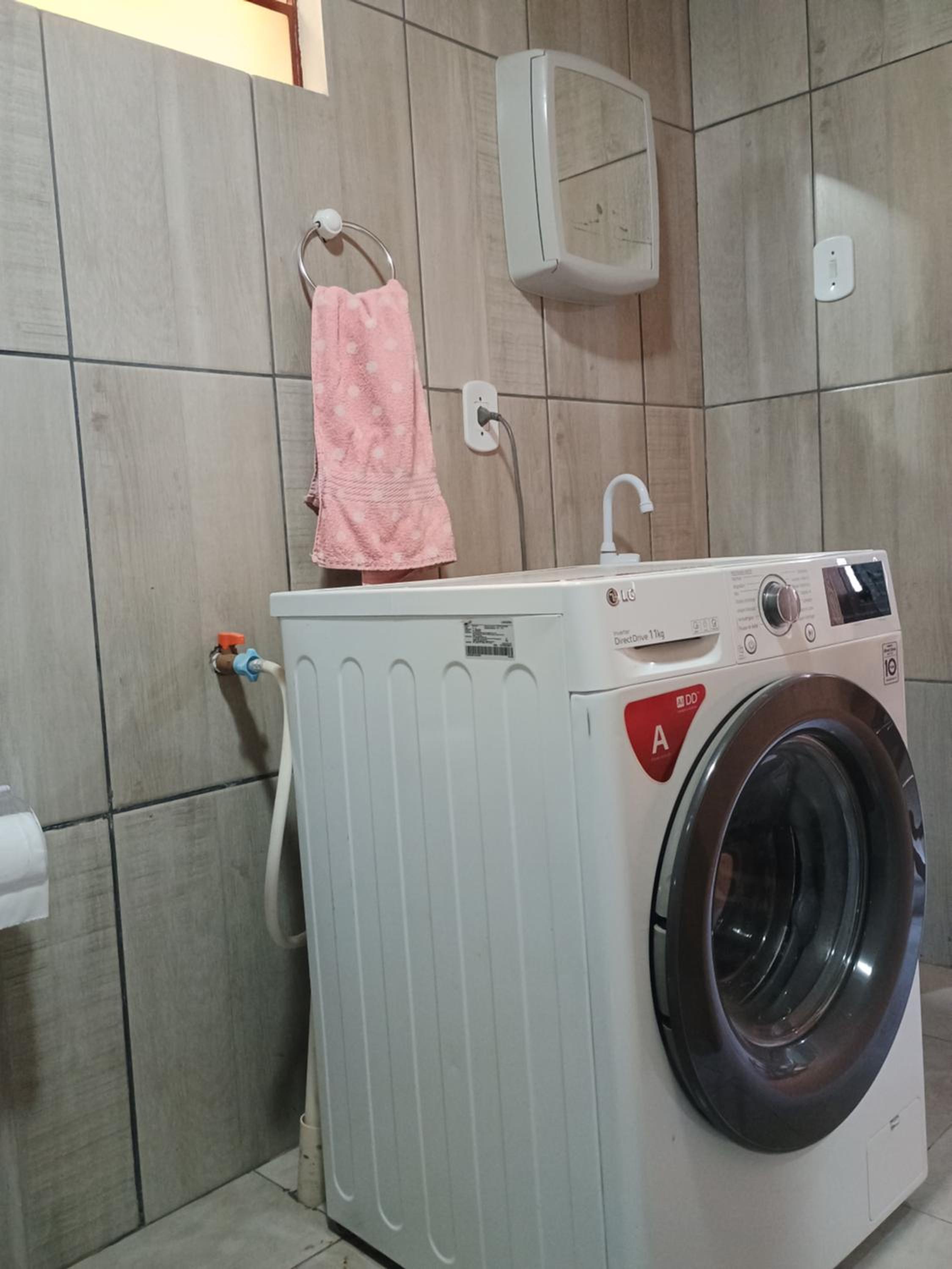 Pousada ideal -casa 3 nos fundos