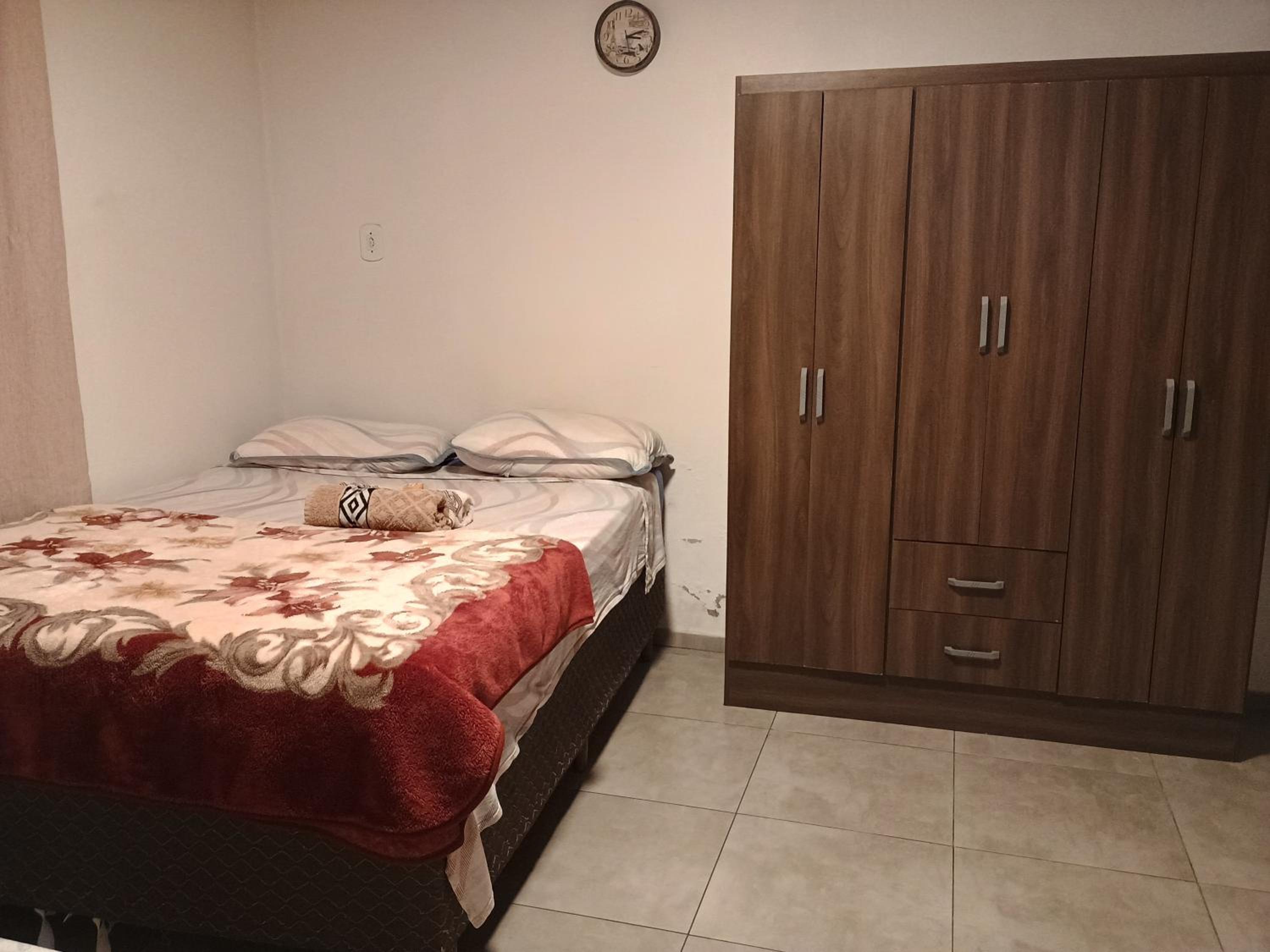 Pousada ideal -casa 3 nos fundos