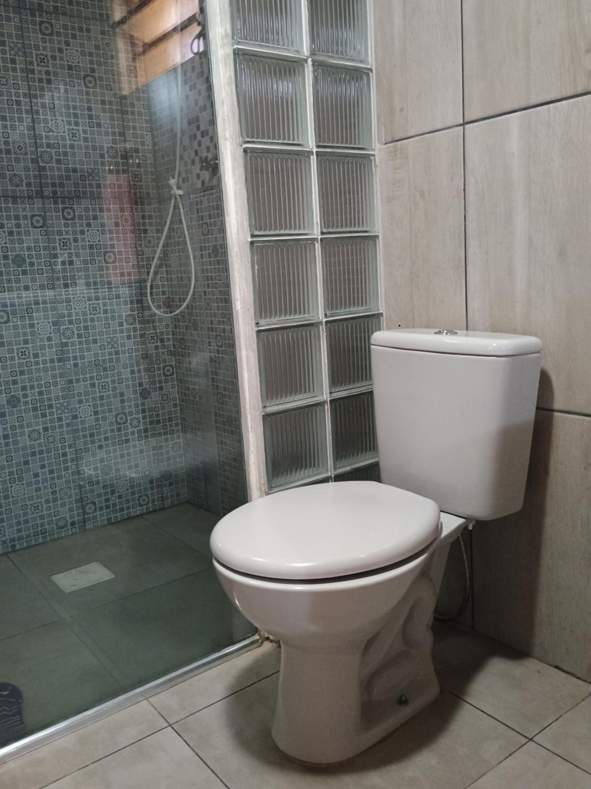 Pousada ideal -casa 3 nos fundos