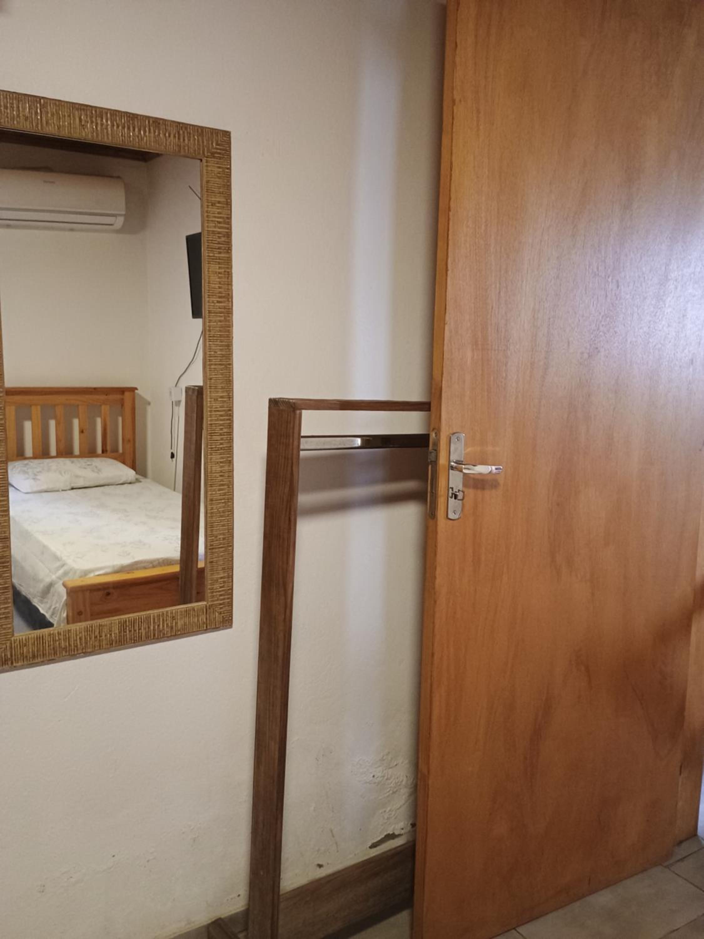 Pousada ideal -casa 3 nos fundos
