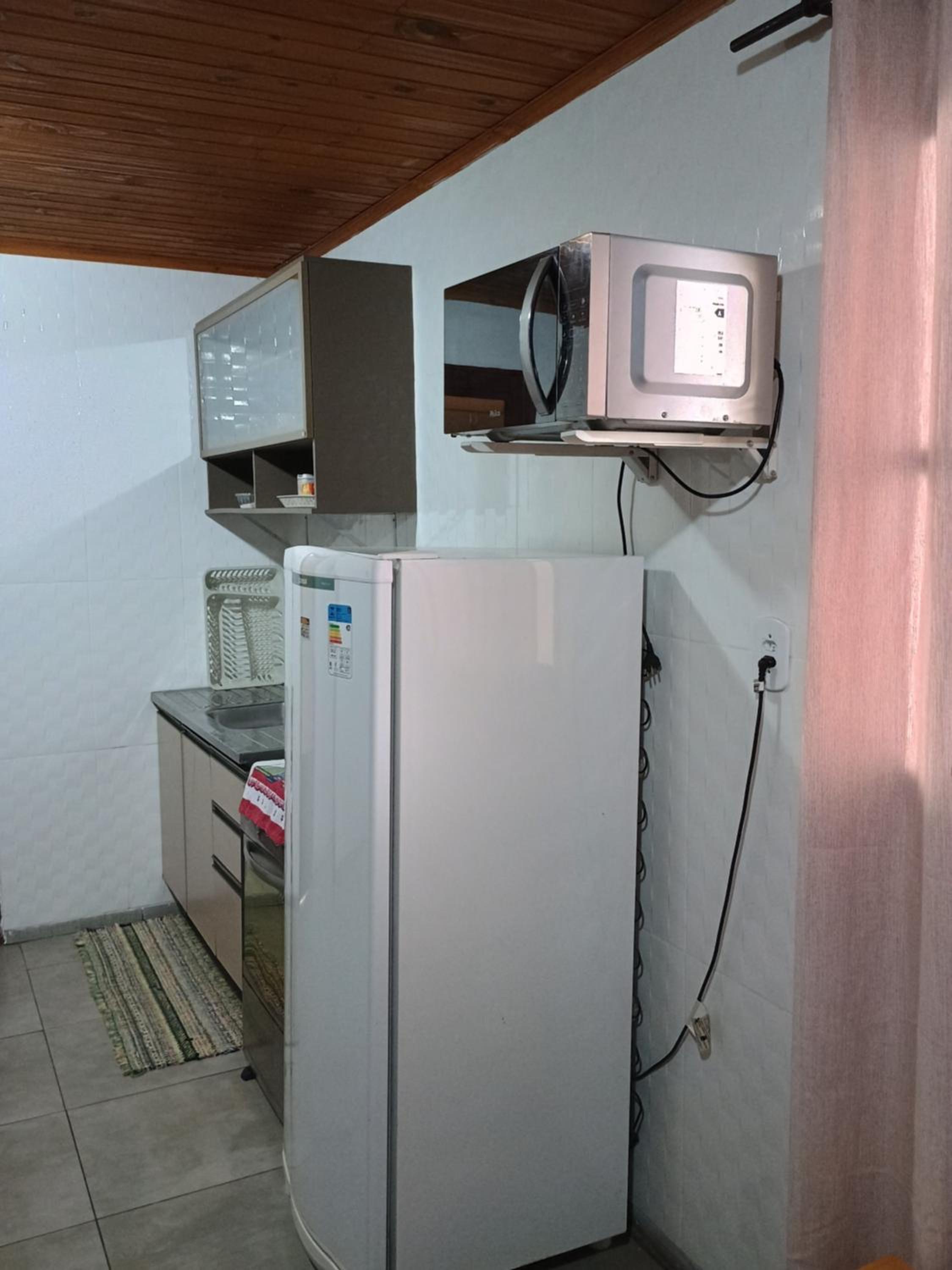 Pousada ideal -casa 3 nos fundos