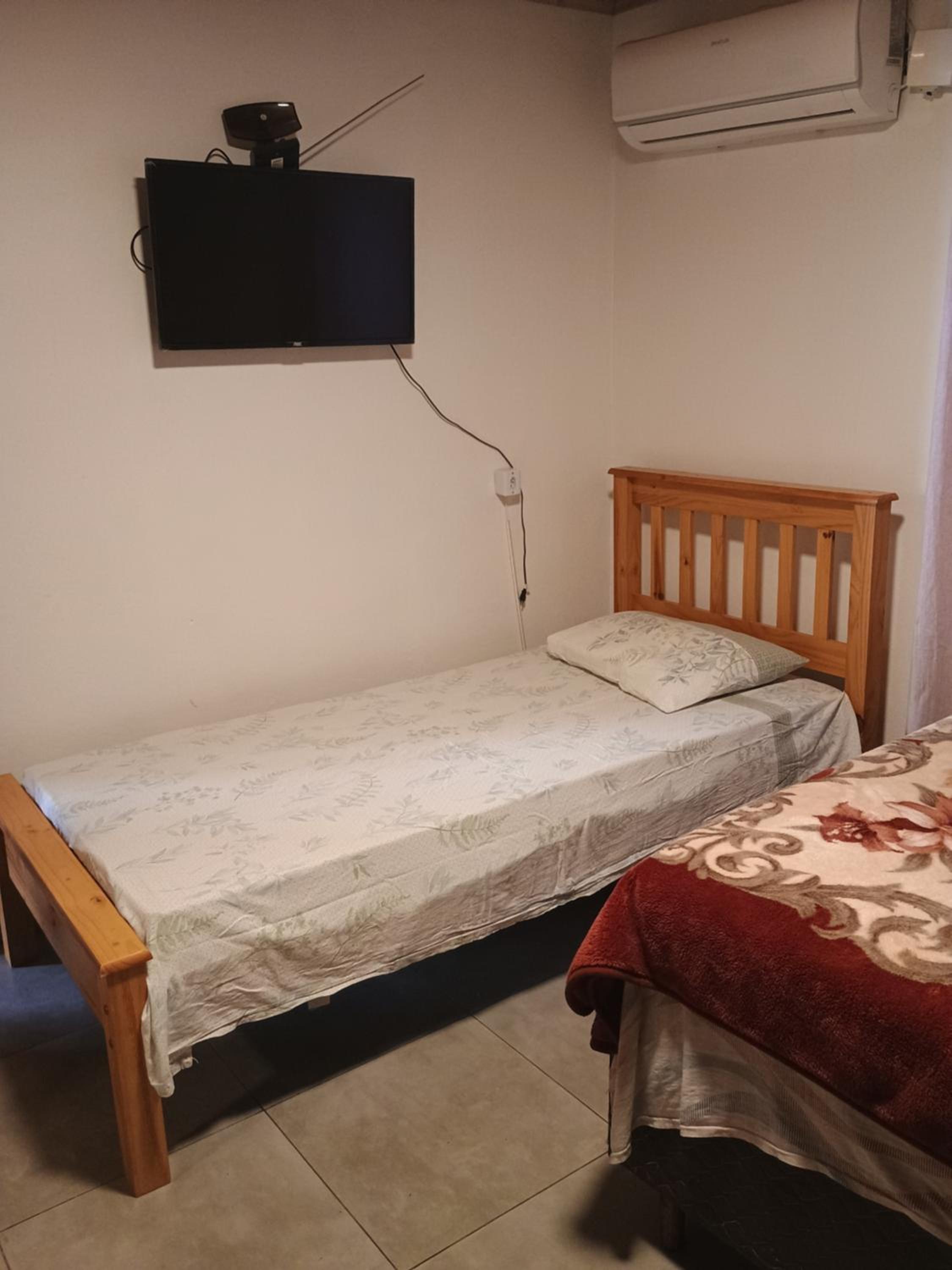 Pousada ideal -casa 3 nos fundos