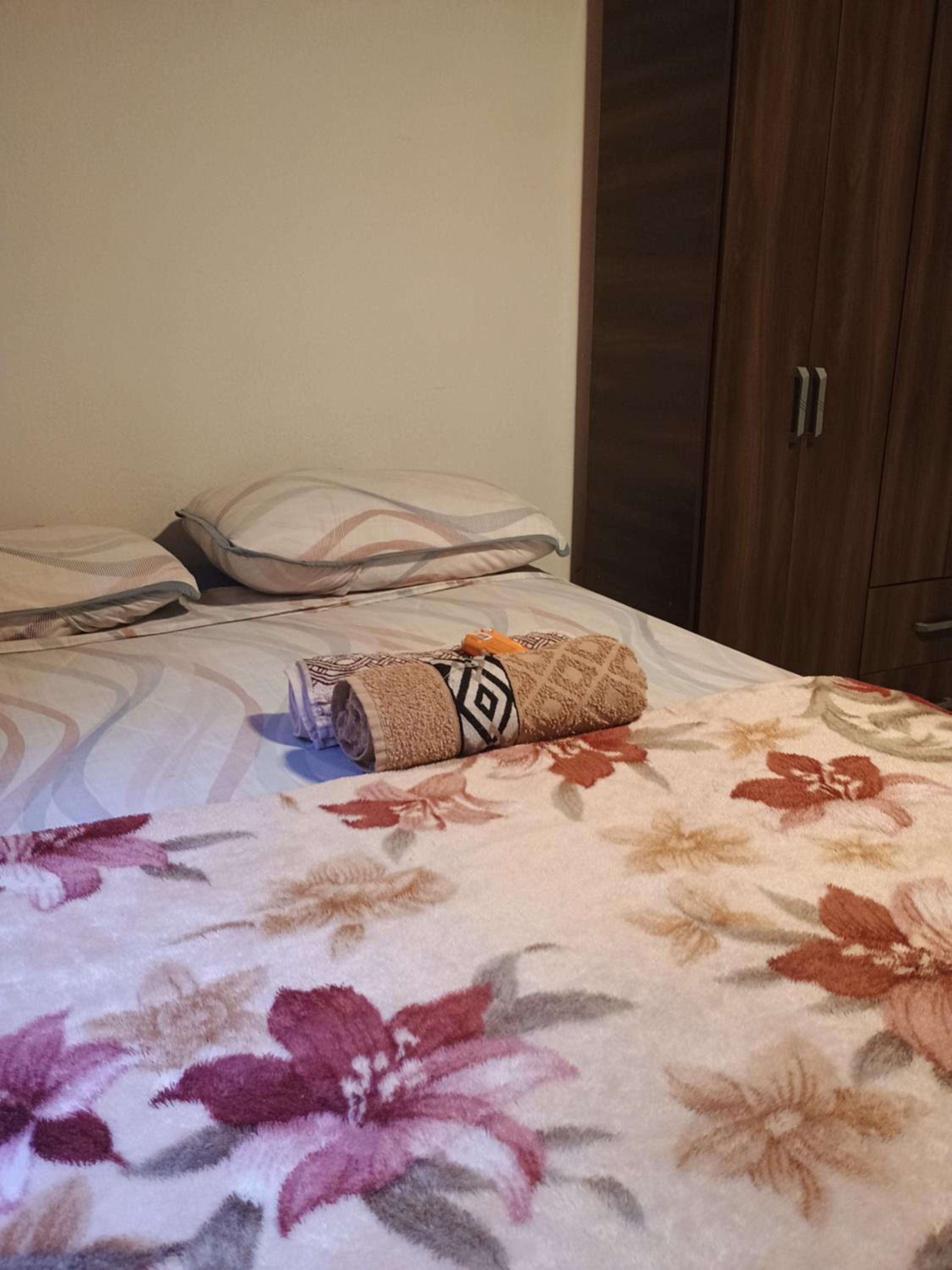 Pousada ideal -casa 3 nos fundos