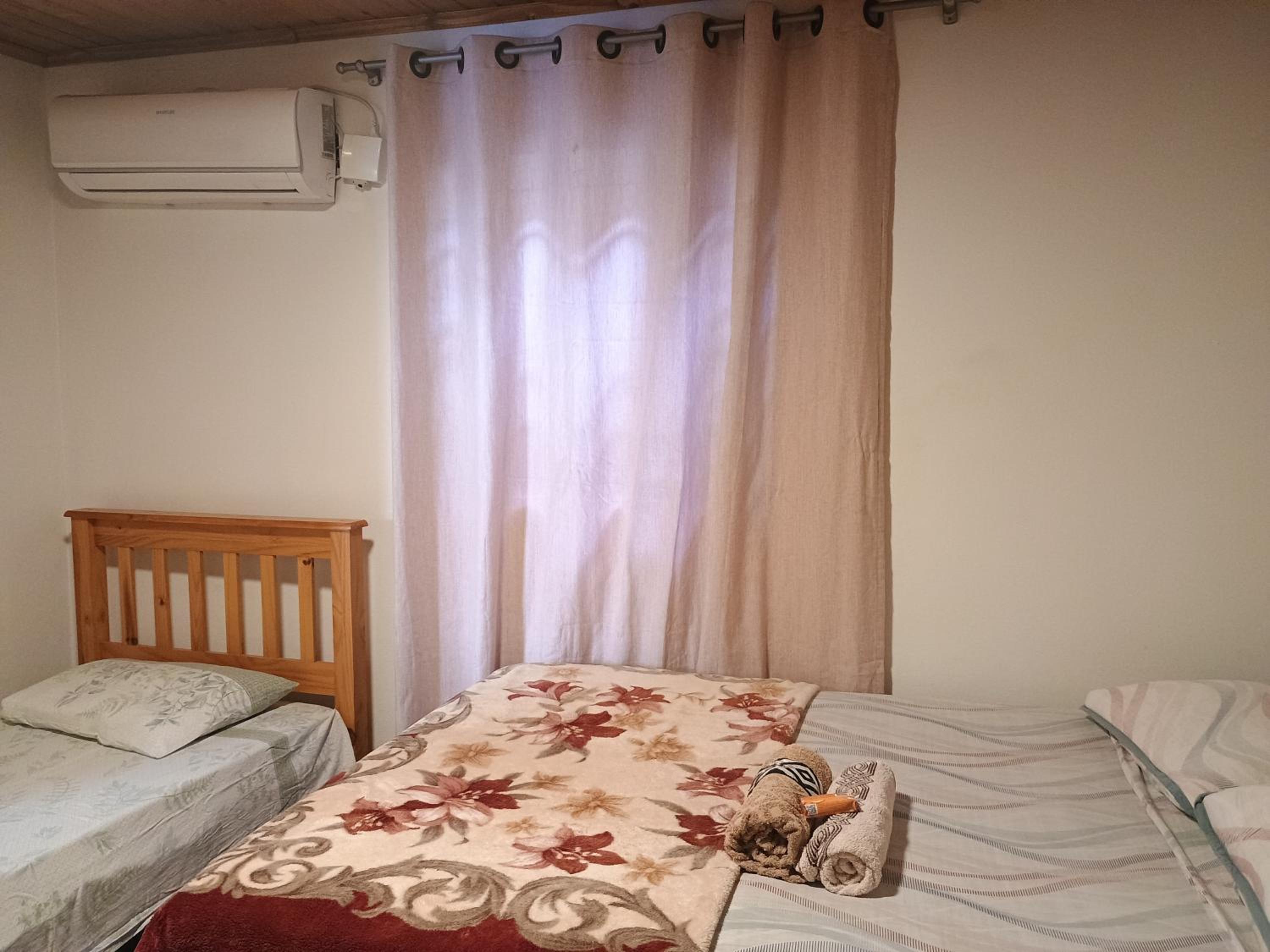 Pousada ideal -casa 3 nos fundos