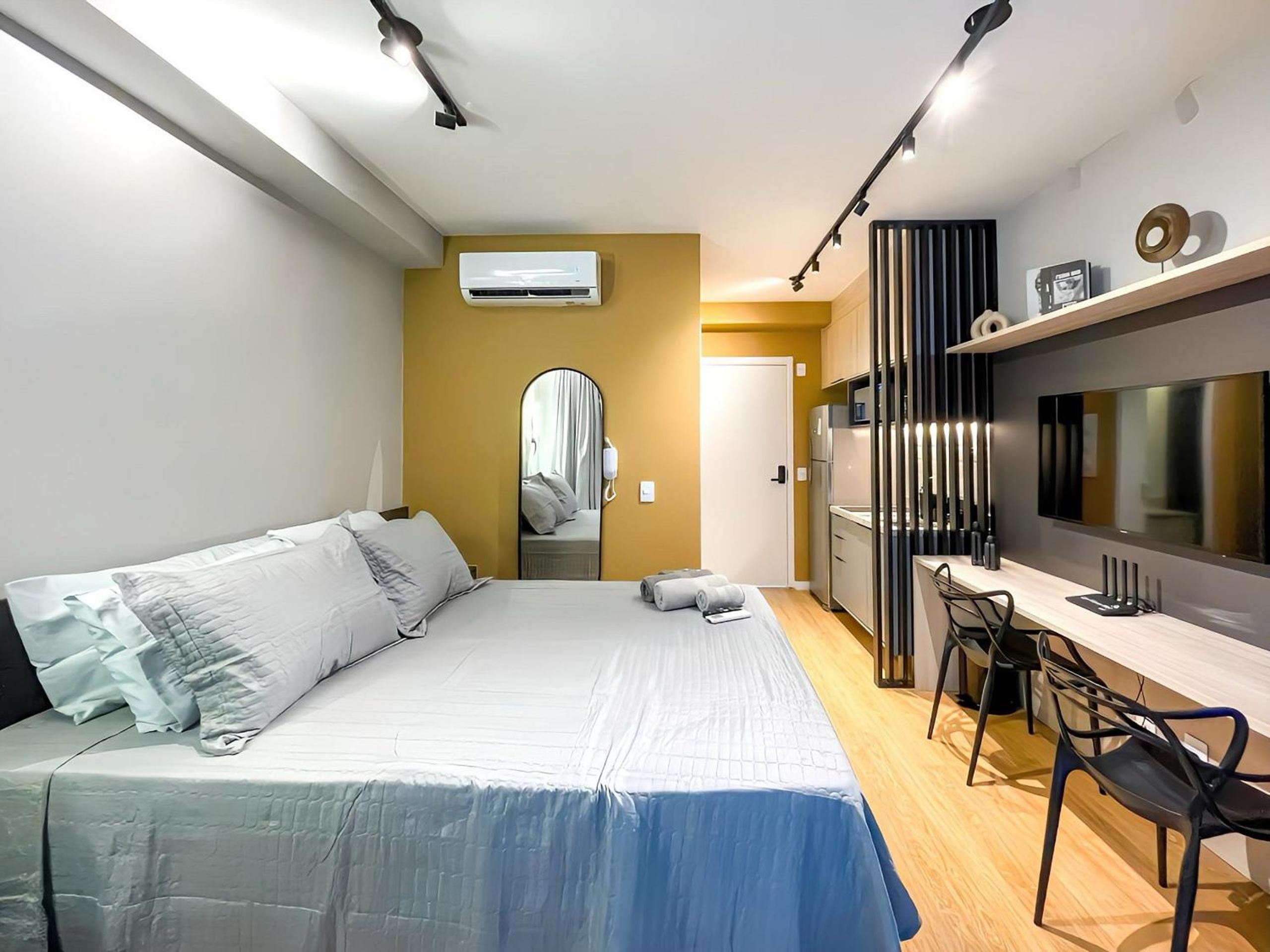 Condominium with pool next to Buenos Aires Park