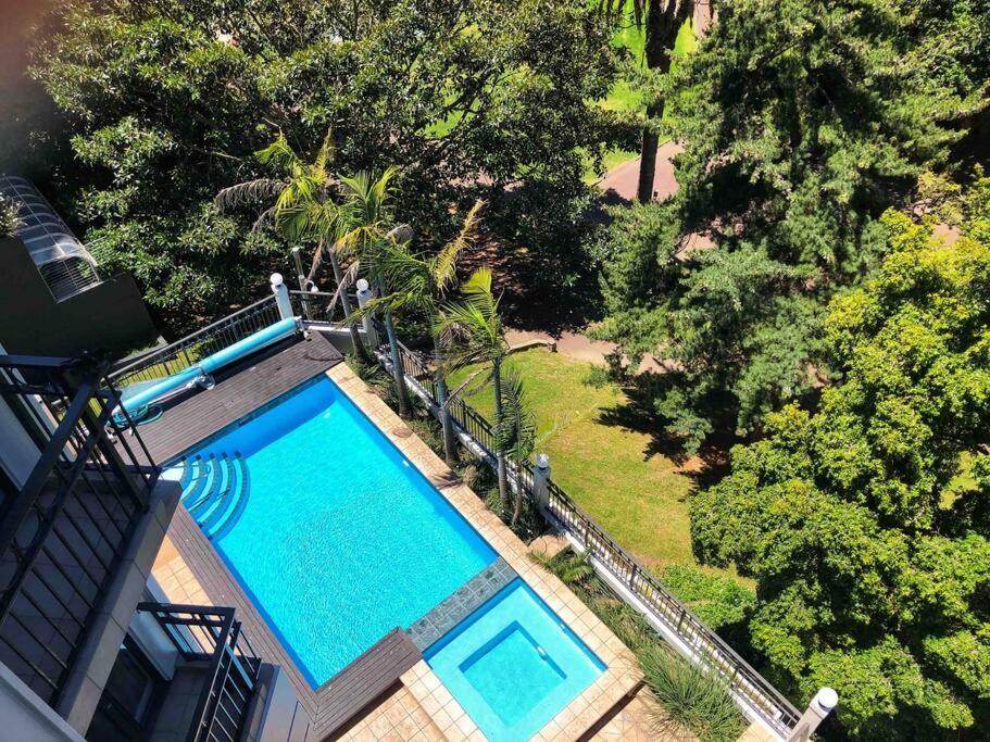 Spacious Park Views with Spa, Pool, Gym, Netflix view 2
