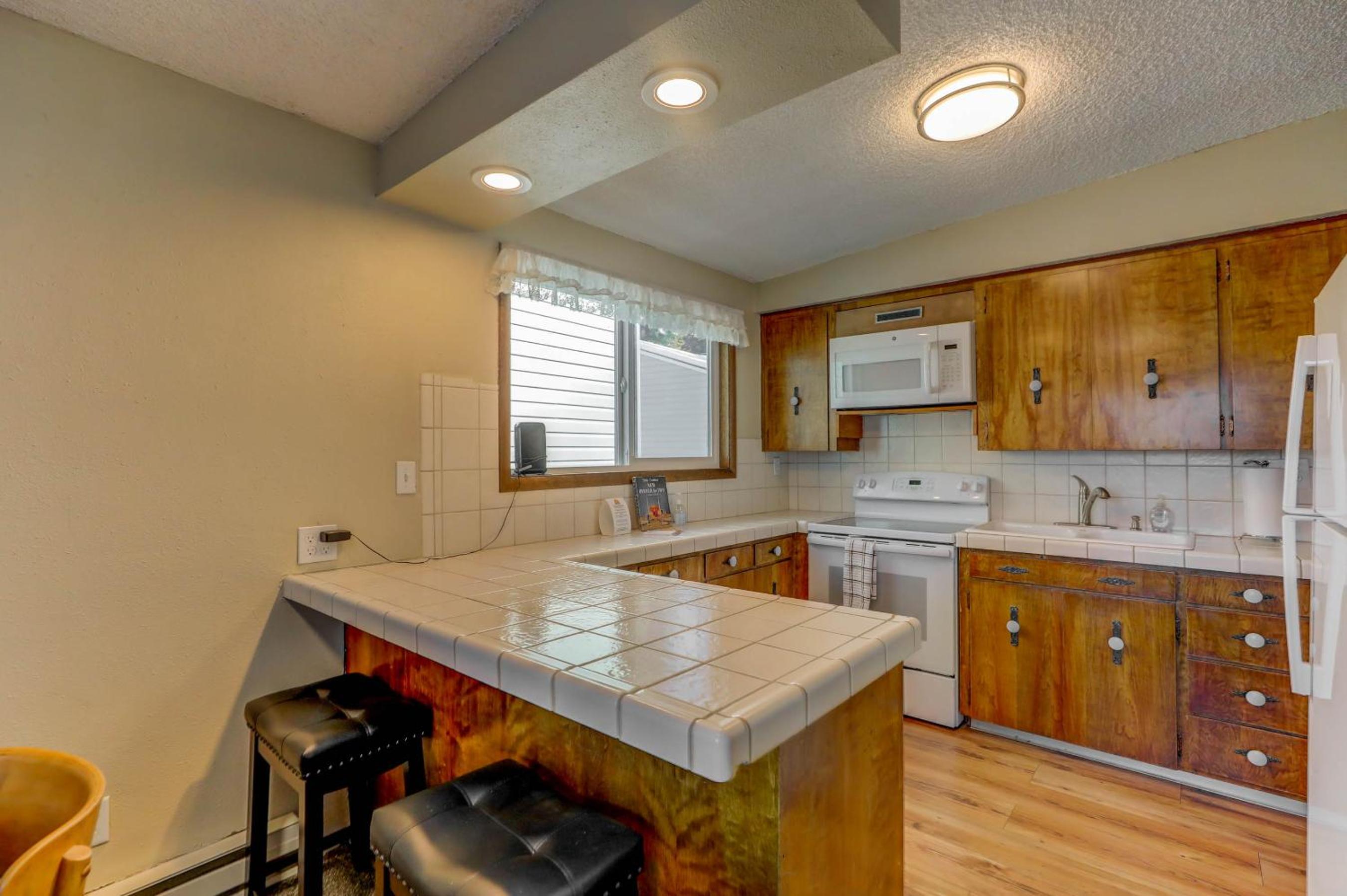 Annie's Place by Casago McCall - Donerightmanagement