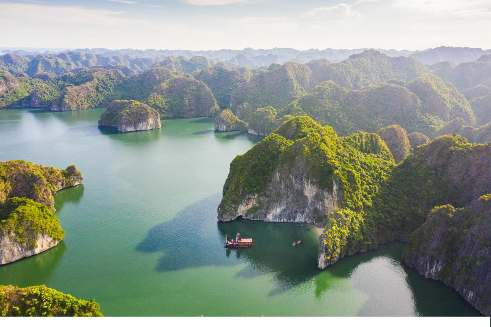 Cat Ba Cruise