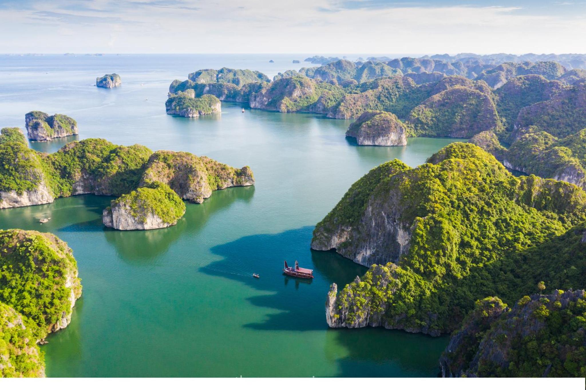 Cat Ba Cruise
