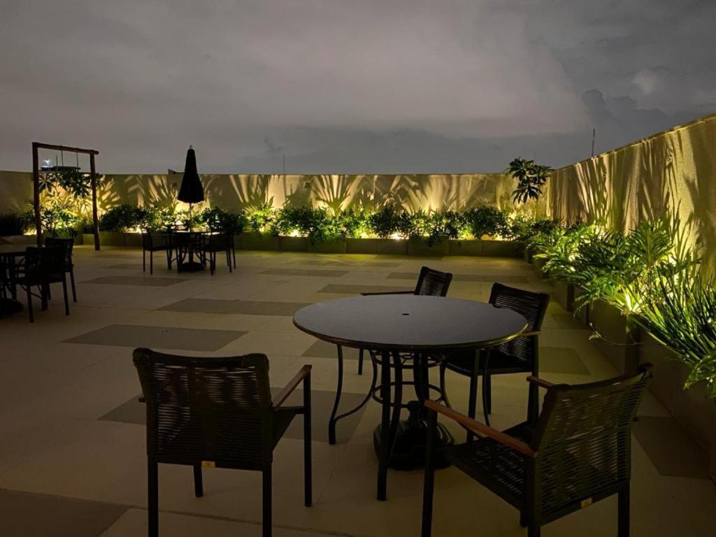 Vila Olímpia Studio Good Local Piscina Coworking Rooftop Cinema Gym CAMA QUEEN e SOFÁ CAMA QUEEN confortáveis e grandes